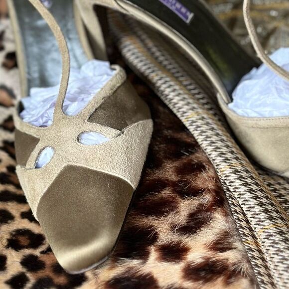 Ralph Lauren Collection Olive Green Suede Silk T-Strap Heels - Picture 13 of 16